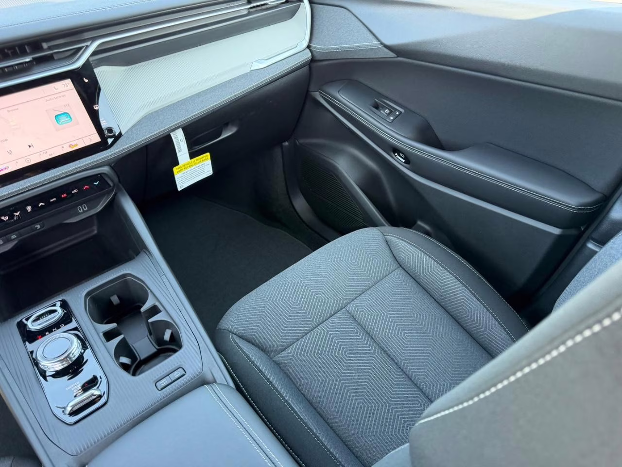 2026 Bright White Clearcoat Jeep Cherokee Laredo 4X4 SUV