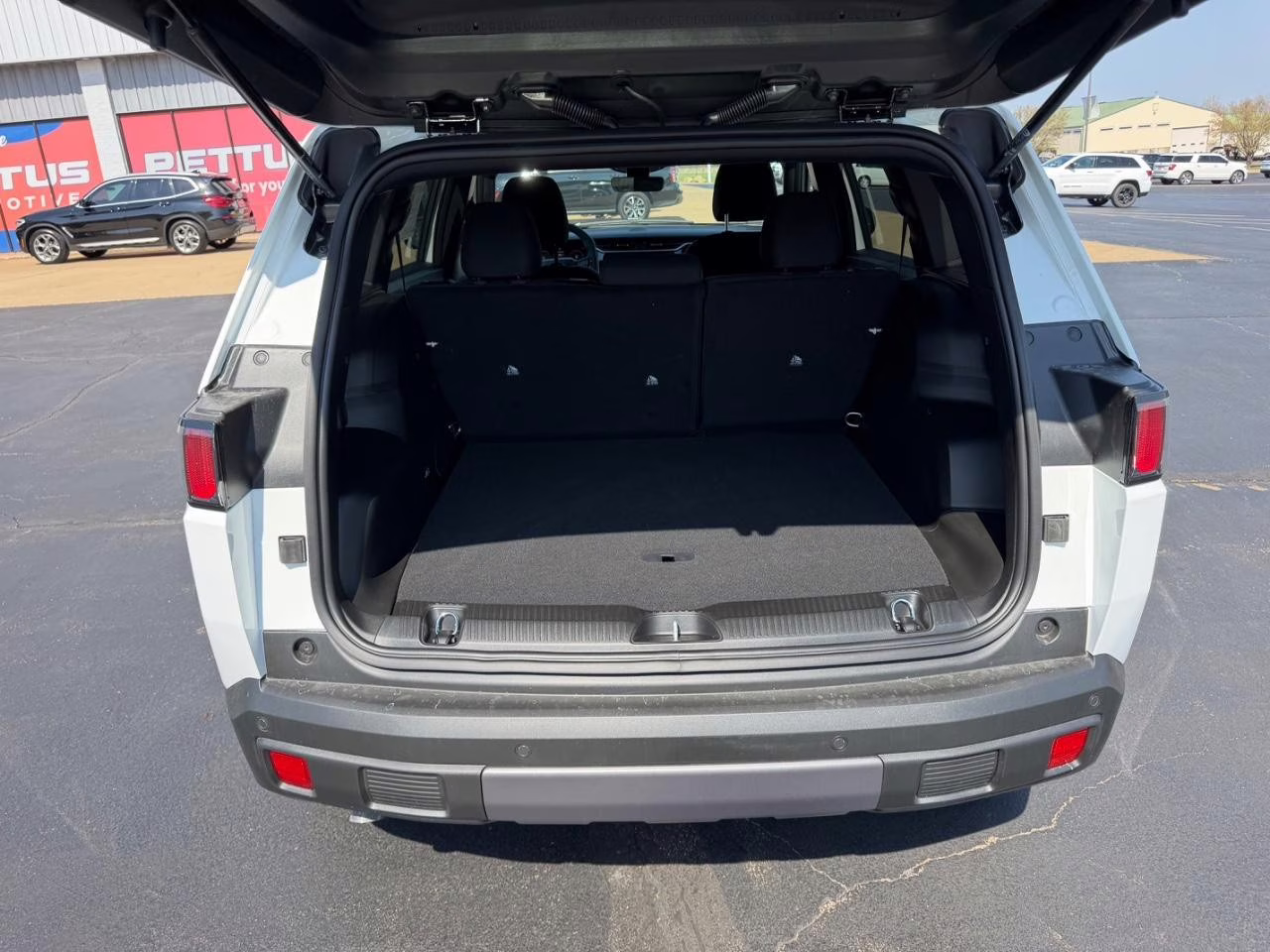 2026 Bright White Clearcoat Jeep Cherokee Laredo 4X4 SUV