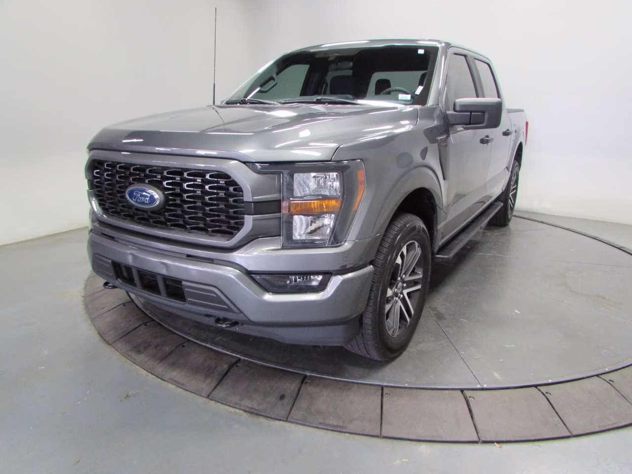 2023 Stone Gray Metallic Ford F-150 XL 4X4 Truck