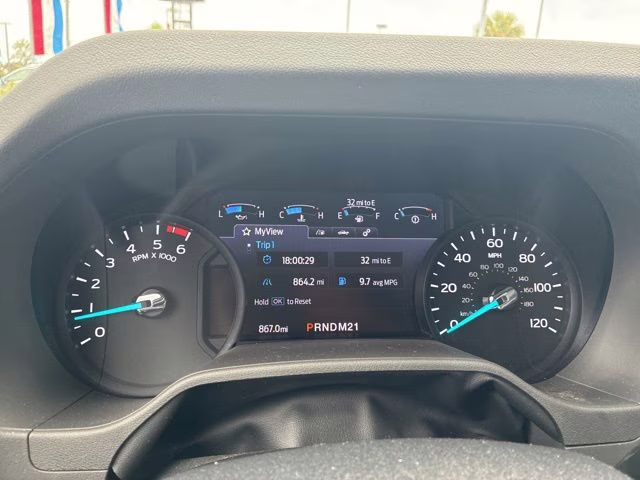 2026 Oxford White Ford E-450SD Base RWD Cutaway