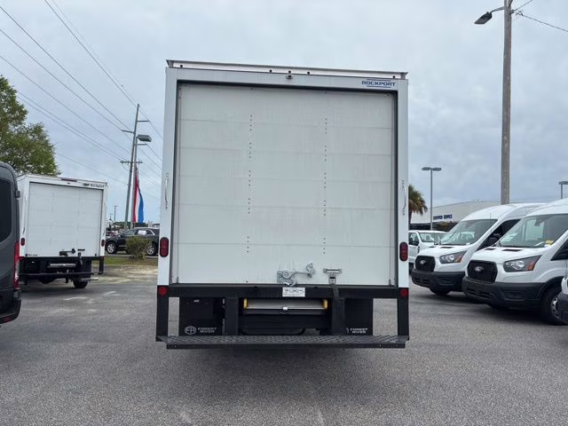 2026 Oxford White Ford E-450SD Base RWD Cutaway