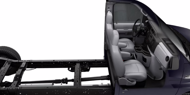 2026 Oxford White Ford E-450SD Base RWD Cutaway