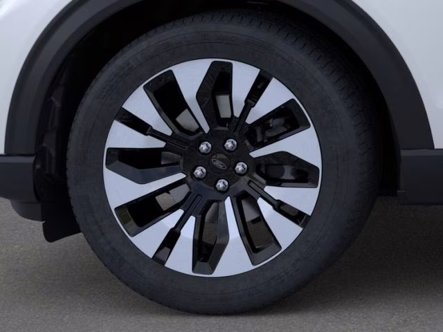 2026 Star White Metallic Tri-Coat Ford Explorer Platinum 4X4 SUV