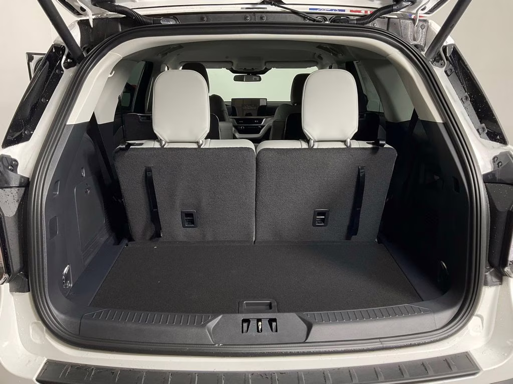 2026 White Ford Explorer Active RWD SUV