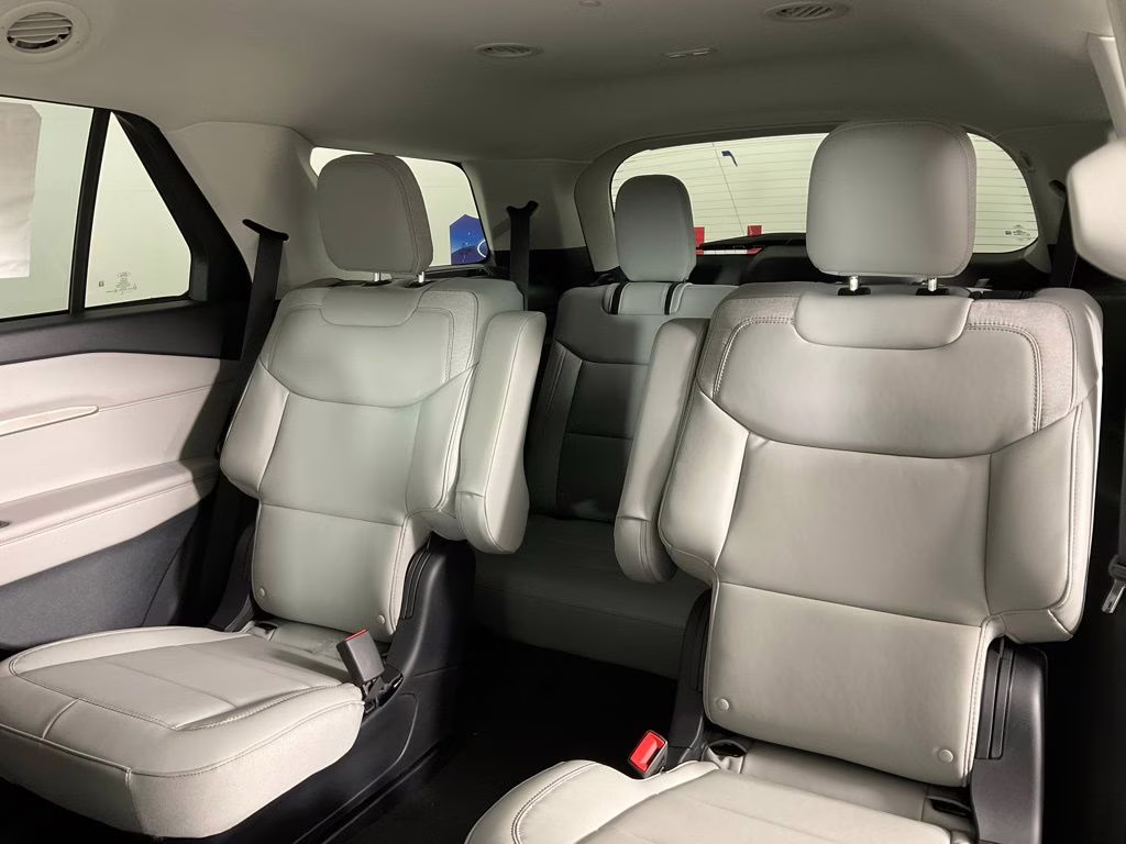 2026 White Ford Explorer Active RWD SUV