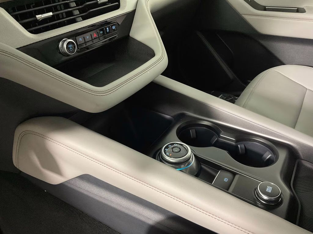 2026 White Ford Explorer Active RWD SUV