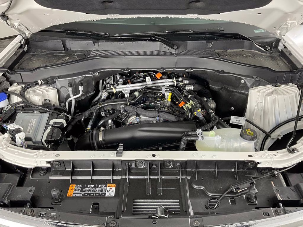 2026 White Ford Explorer Active RWD SUV