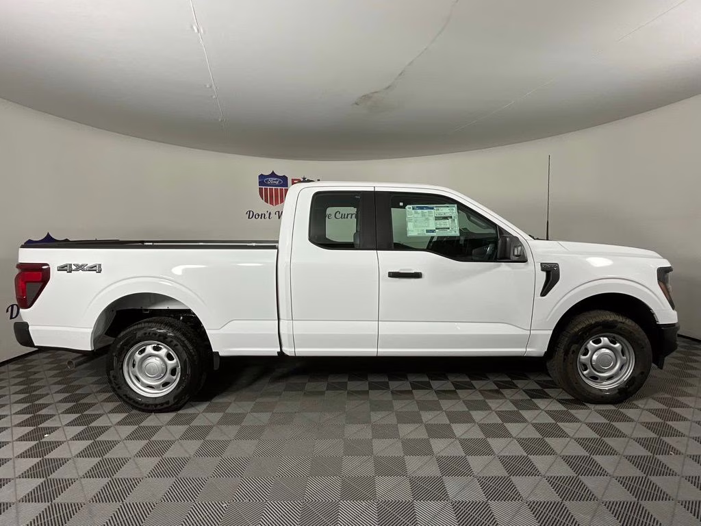2026 Oxford White Ford F-150 XL 4X4 Truck