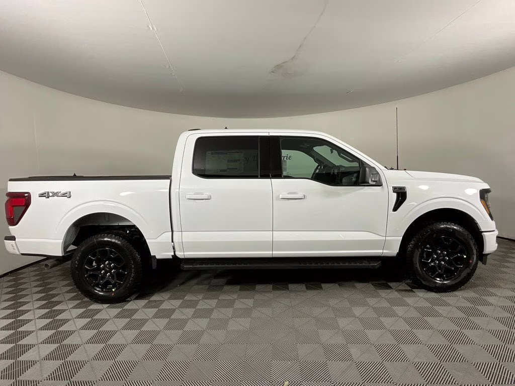2026 Oxford White Ford F-150 XLT 4X4 Truck