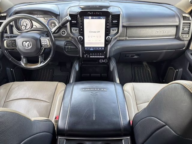 2022 Diamond Black Crystal Pearlcoat Ram 3500 Limited 4X4 Truck