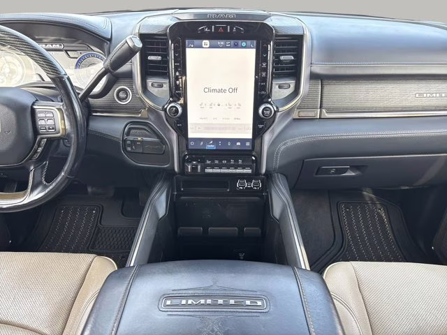 2022 Diamond Black Crystal Pearlcoat Ram 3500 Limited 4X4 Truck