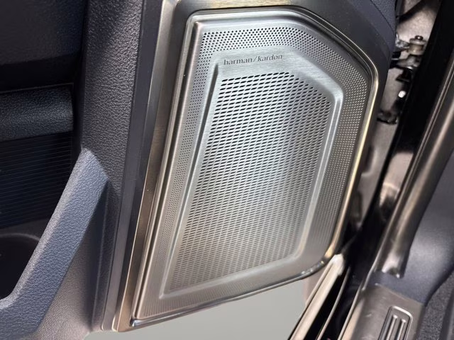 2022 Diamond Black Crystal Pearlcoat Ram 3500 Limited 4X4 Truck