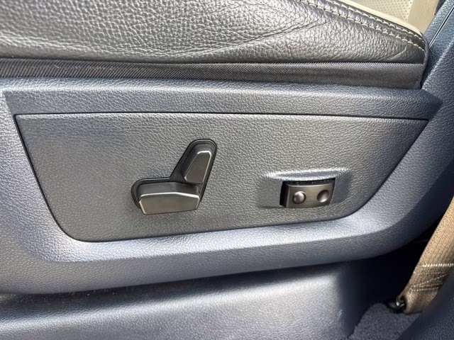 2022 Diamond Black Crystal Pearlcoat Ram 3500 Limited 4X4 Truck