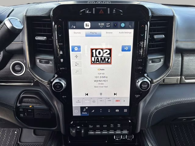 2022 Diamond Black Crystal Pearlcoat Ram 3500 Limited 4X4 Truck