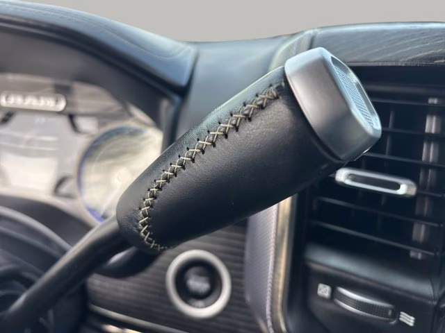 2022 Diamond Black Crystal Pearlcoat Ram 3500 Limited 4X4 Truck