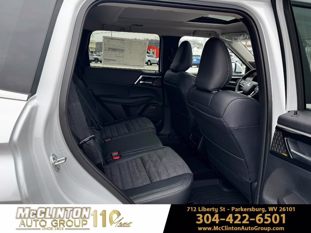 2026 White Diamond Mitsubishi Outlander SE AWD SUV