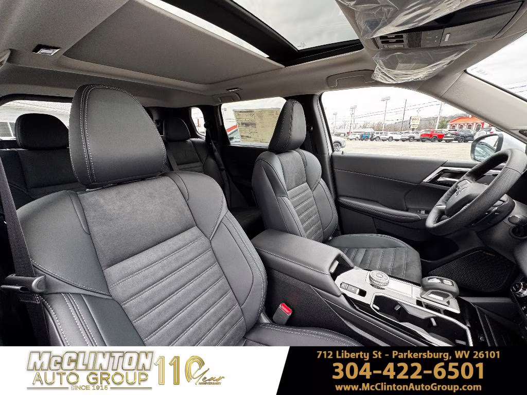 2026 White Diamond Mitsubishi Outlander SE AWD SUV