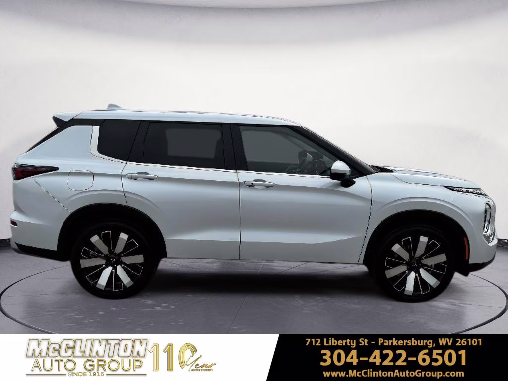 2026 White Diamond Mitsubishi Outlander SE AWD SUV