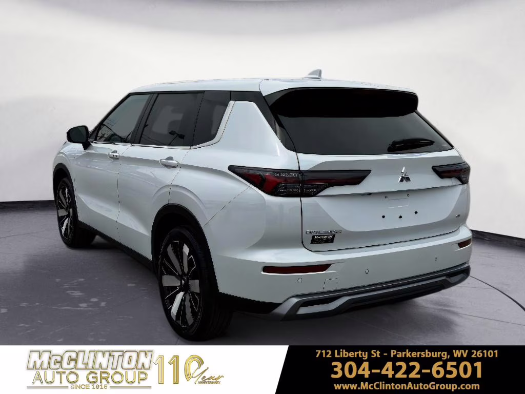 2026 White Diamond Mitsubishi Outlander SE AWD SUV