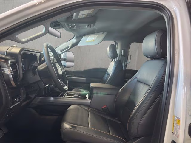 2026 Oxford White Ford Super Duty F-250 SRW Lariat 4X4 Truck