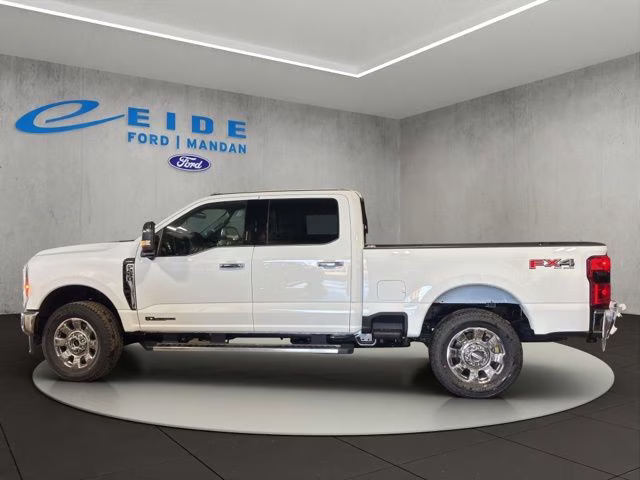 2026 Oxford White Ford Super Duty F-250 SRW Lariat 4X4 Truck