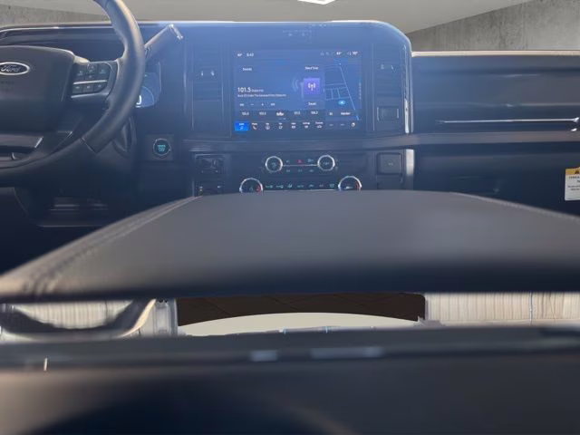 2026 Oxford White Ford Super Duty F-250 SRW Lariat 4X4 Truck