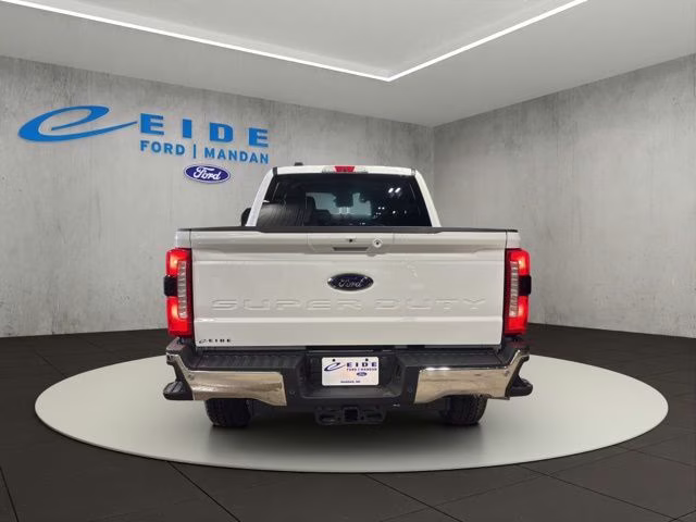 2026 Oxford White Ford Super Duty F-250 SRW Lariat 4X4 Truck