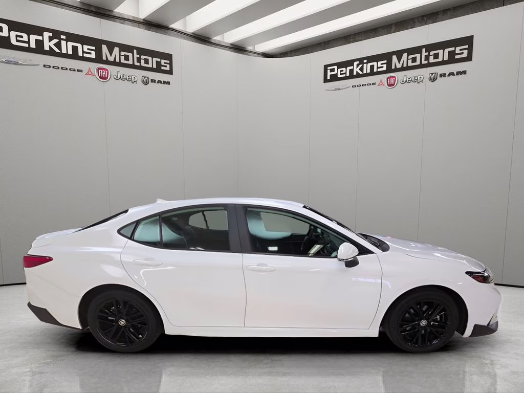 2025 Ice Toyota Camry SE FWD Sedan