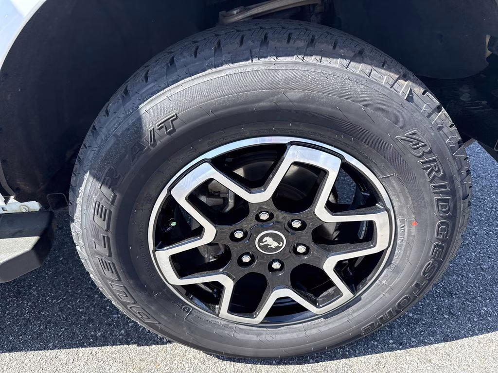 2023 Oxford White Ford Bronco Outer Banks 4X4 SUV