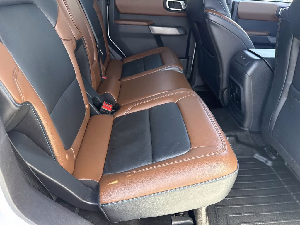 2023 Oxford White Ford Bronco Outer Banks 4X4 SUV