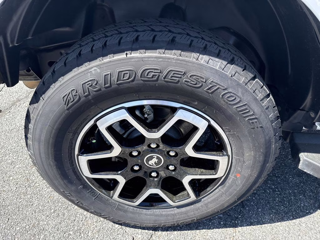 2023 Oxford White Ford Bronco Outer Banks 4X4 SUV