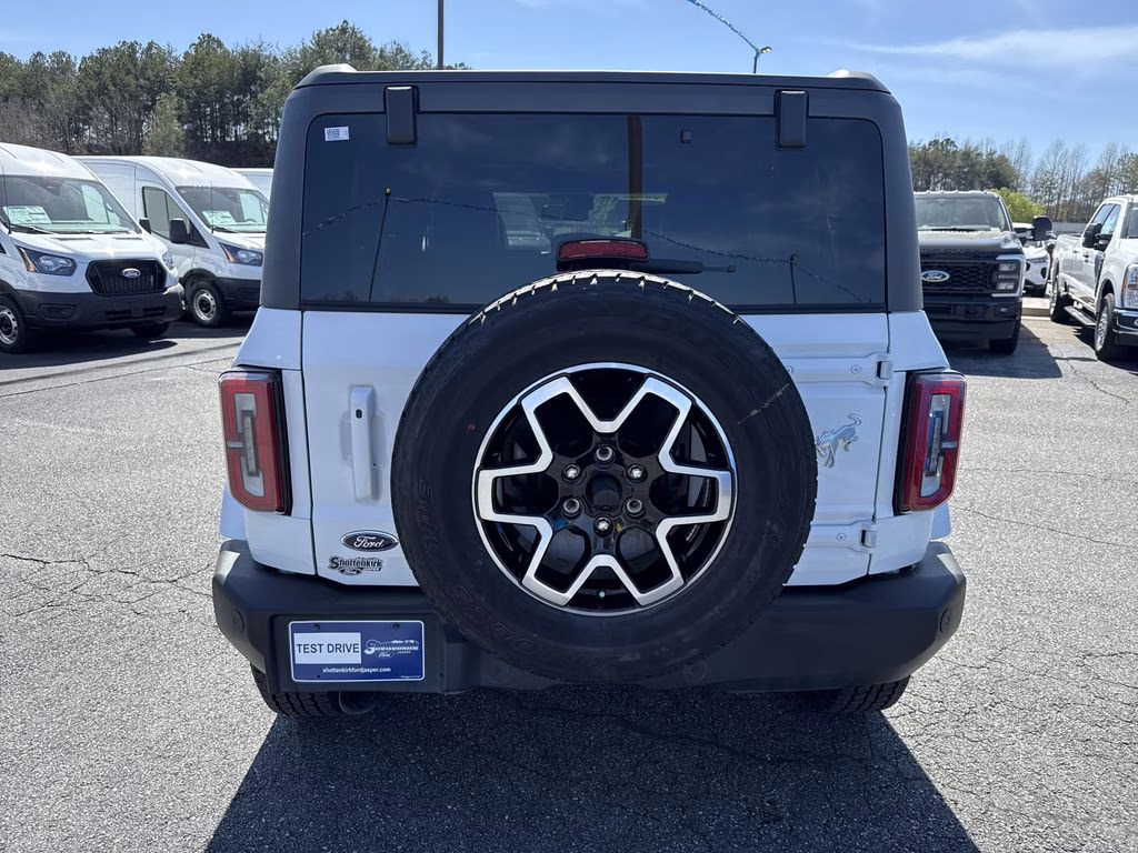 2023 Oxford White Ford Bronco Outer Banks 4X4 SUV
