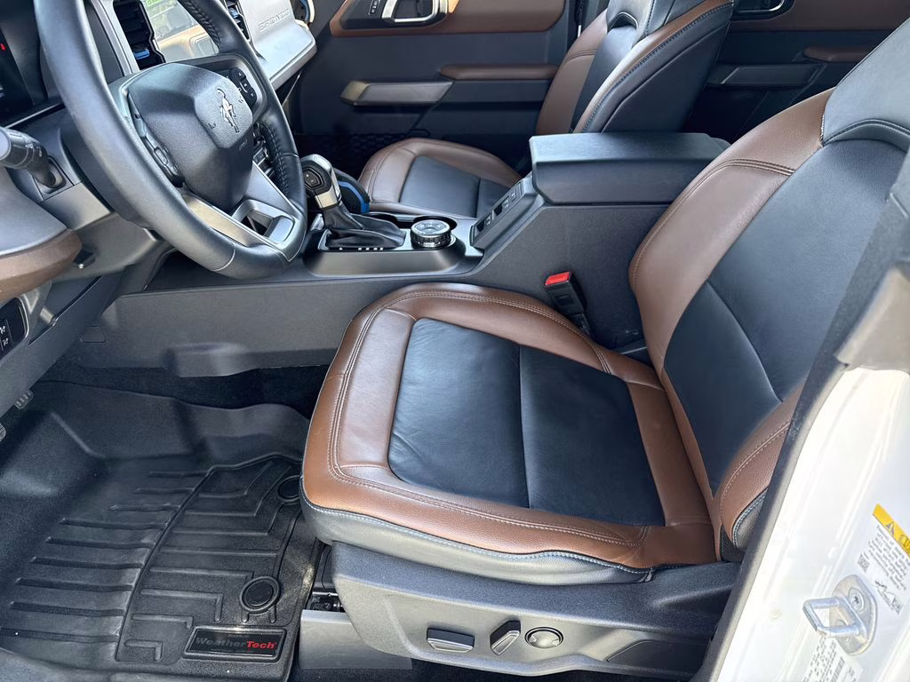 2023 Oxford White Ford Bronco Outer Banks 4X4 SUV