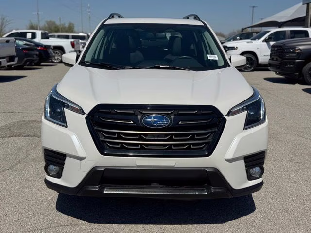 2023 Crystal White Pearl Subaru Forester Premium AWD SUV