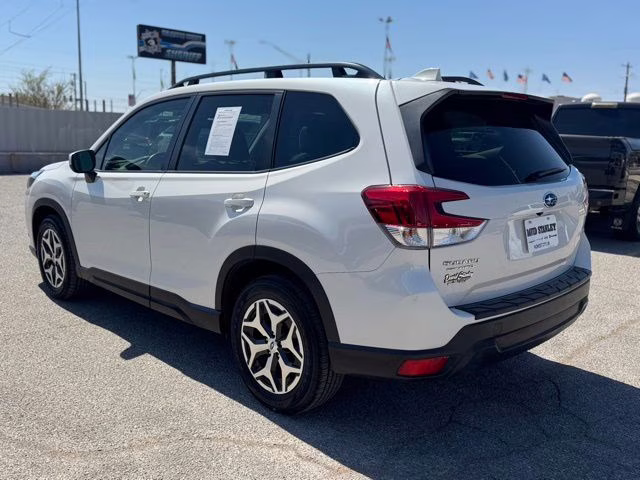2023 Crystal White Pearl Subaru Forester Premium AWD SUV