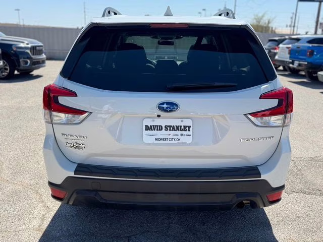 2023 Crystal White Pearl Subaru Forester Premium AWD SUV