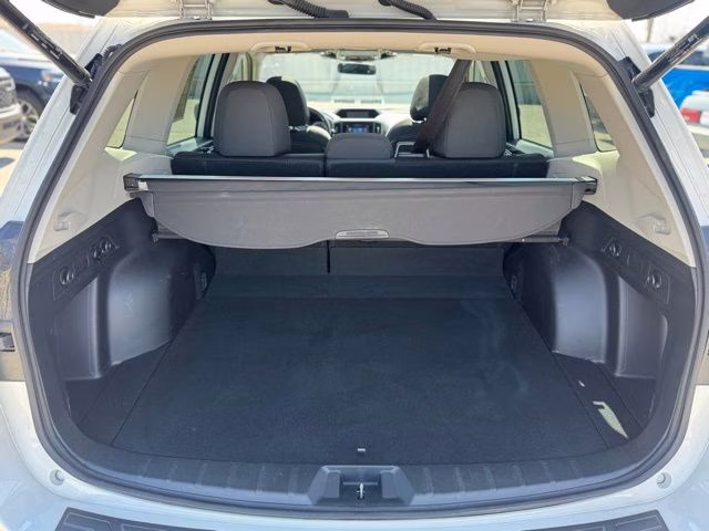 2023 Crystal White Pearl Subaru Forester Premium AWD SUV