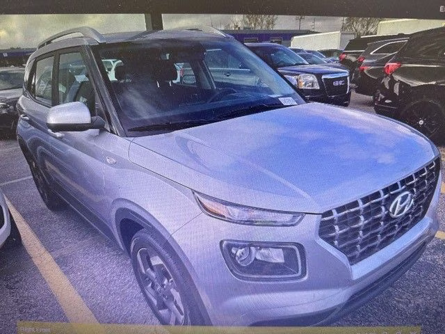 2025 Shimmering Silver Hyundai Venue SEL FWD SUV