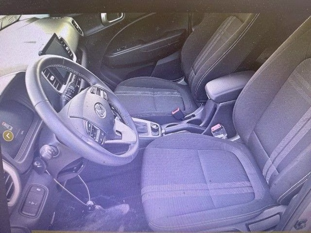 2025 Shimmering Silver Hyundai Venue SEL FWD SUV
