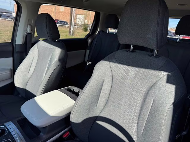 2024 Panthera Metal Kia Carnival LX FWD Van