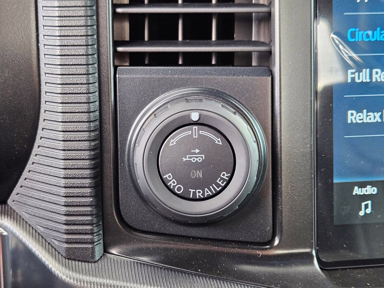 2026 White Metallic Ford F-150 Platinum 4X4 Truck