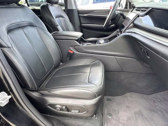 2022 Diamond Black Crystal Pearlcoat Jeep Grand Cherokee L Limited RWD SUV