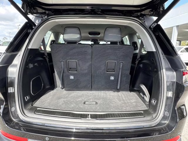 2022 Diamond Black Crystal Pearlcoat Jeep Grand Cherokee L Limited RWD SUV