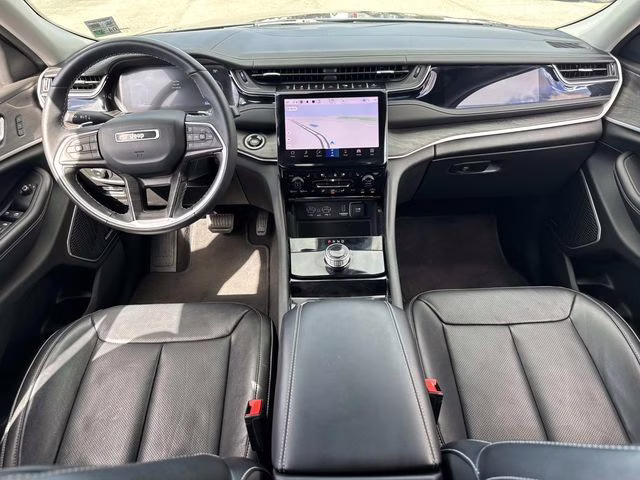 2022 Diamond Black Crystal Pearlcoat Jeep Grand Cherokee L Limited RWD SUV