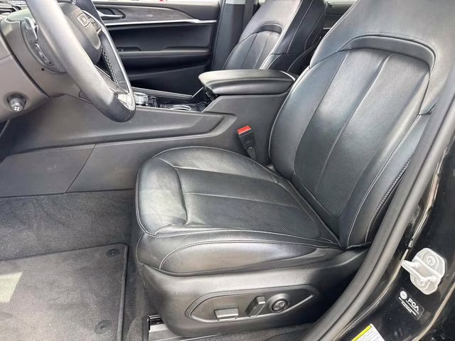 2022 Diamond Black Crystal Pearlcoat Jeep Grand Cherokee L Limited RWD SUV