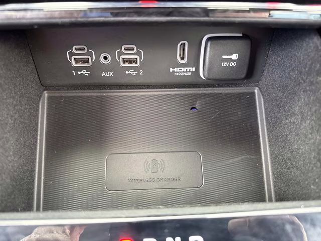 2022 Diamond Black Crystal Pearlcoat Jeep Grand Cherokee L Limited RWD SUV