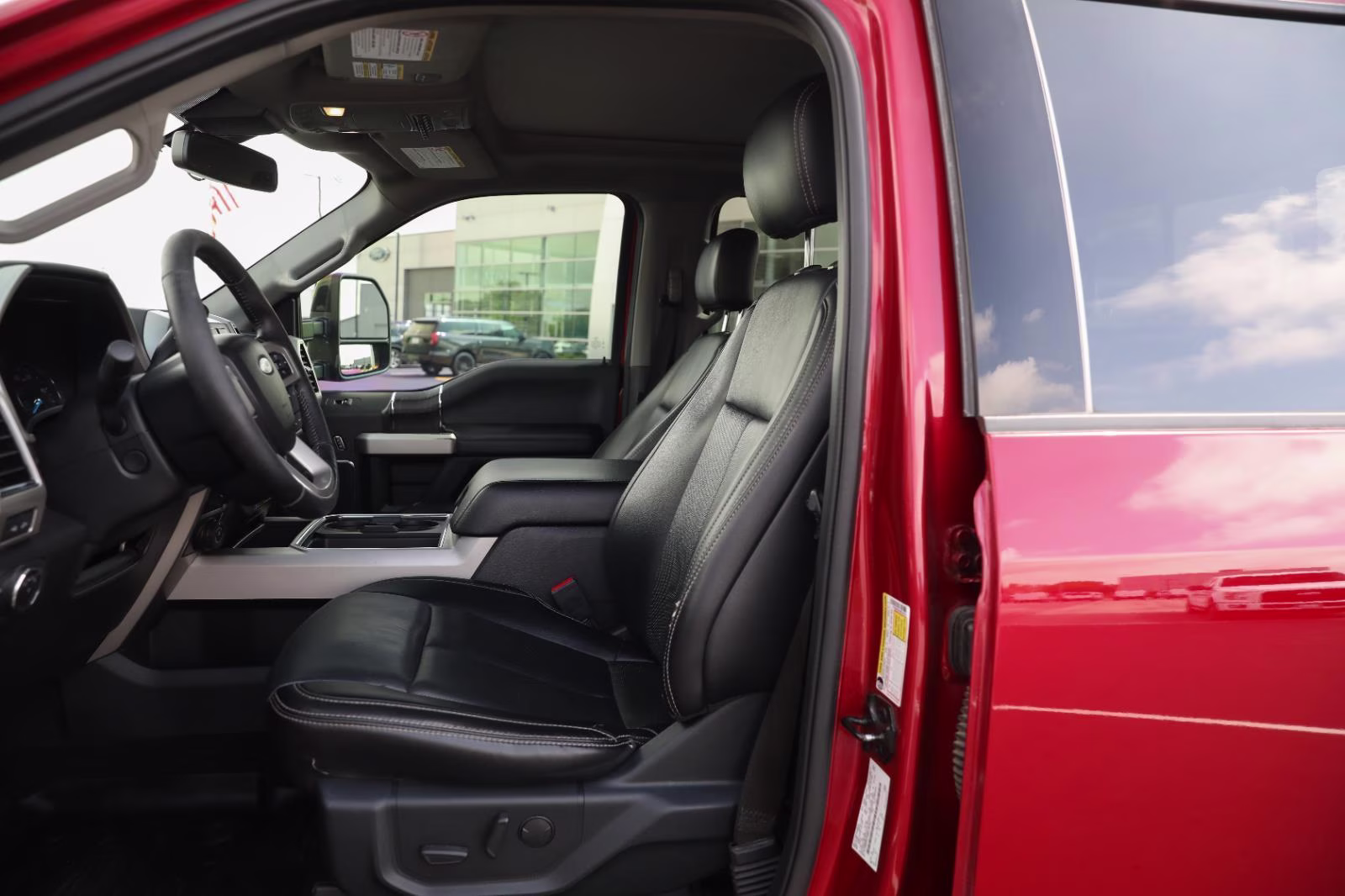 2021 Rapid Red Metallic Tinted Clearcoat Ford Super Duty F-250 SRW Lariat 4X4 Truck