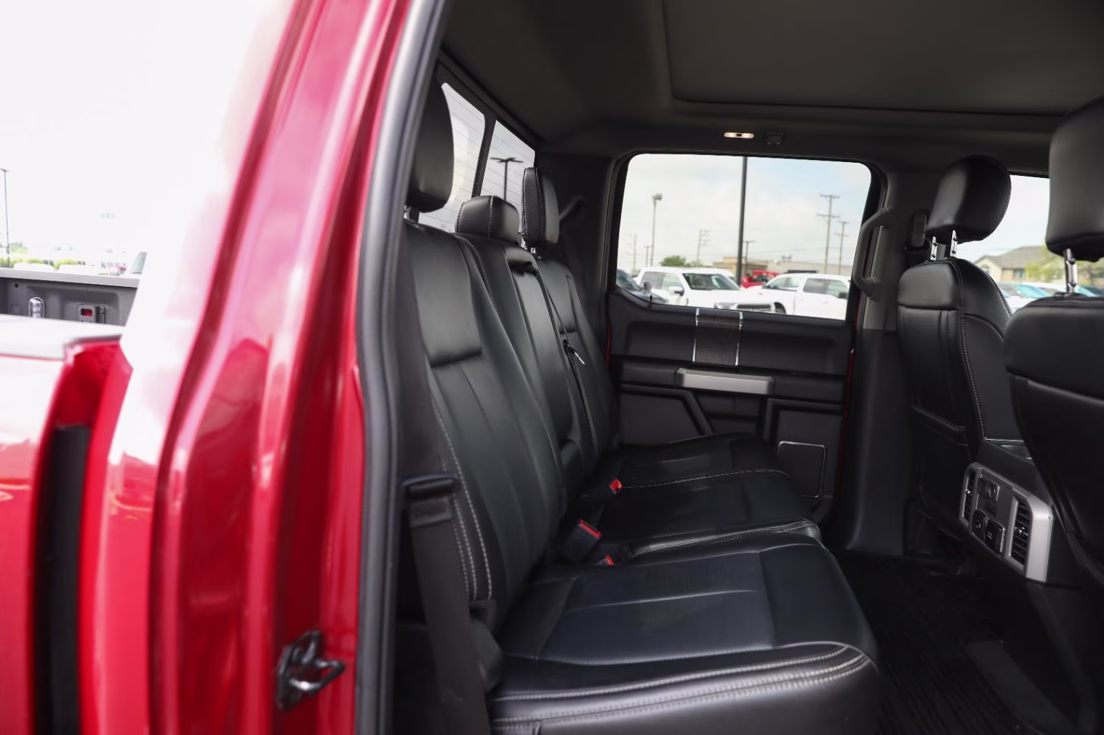 2021 Rapid Red Metallic Tinted Clearcoat Ford Super Duty F-250 SRW Lariat 4X4 Truck