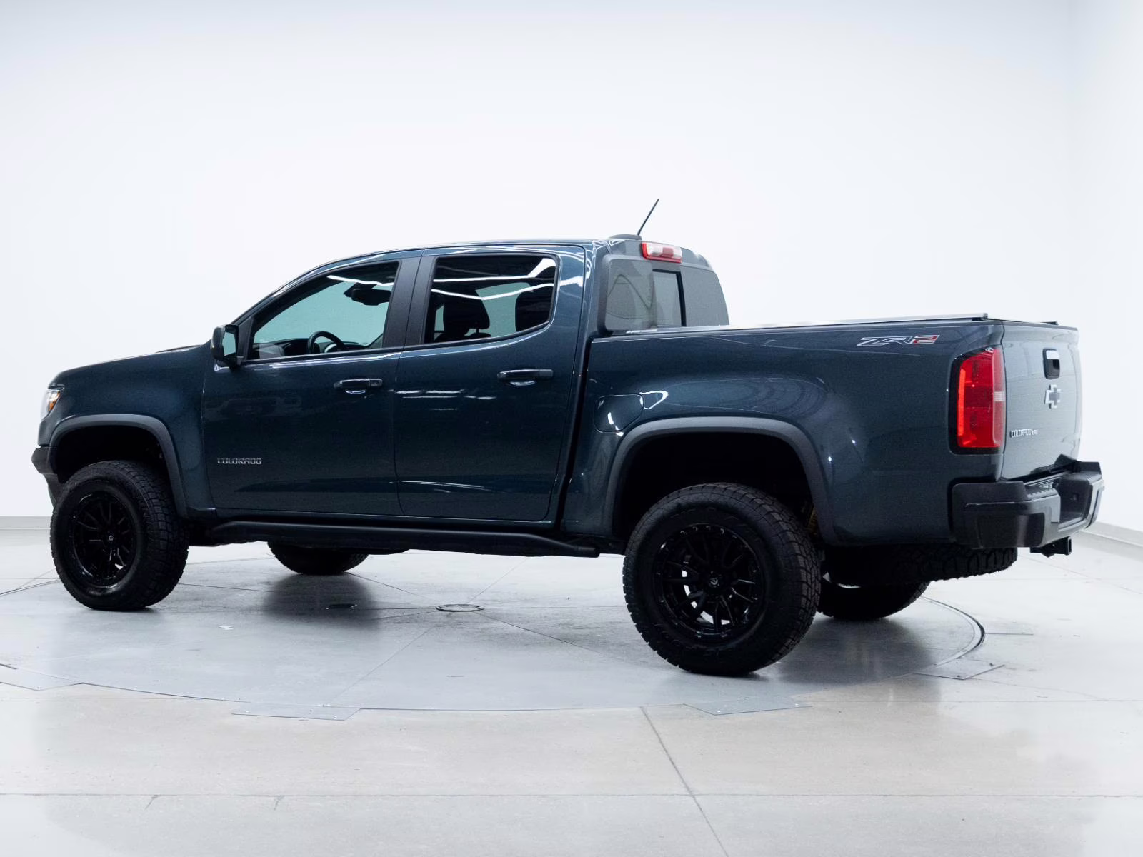2019 Shadow Gray Metallic Chevrolet Colorado 4WD ZR2 4X4 Truck