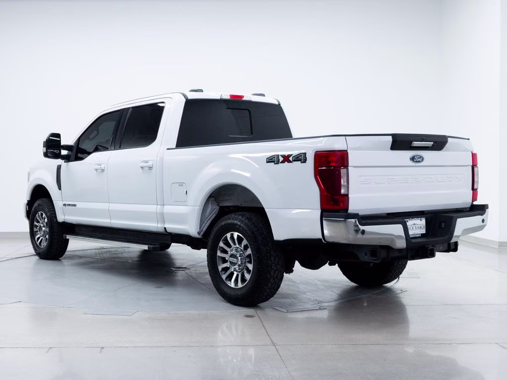 2022 Oxford White Ford Super Duty F-250 SRW Lariat 4X4 Truck